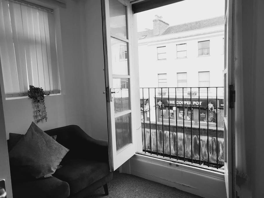 레밍톤 High Street, 2 Bed, Newly Refurb 아파트 외부 사진