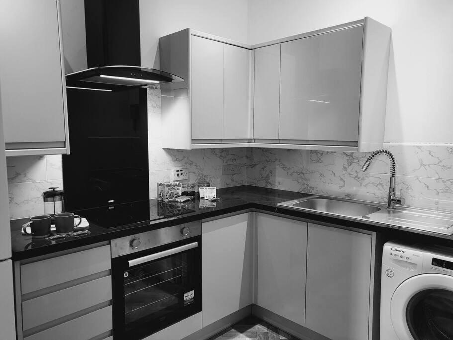 레밍톤 High Street, 2 Bed, Newly Refurb 아파트 외부 사진