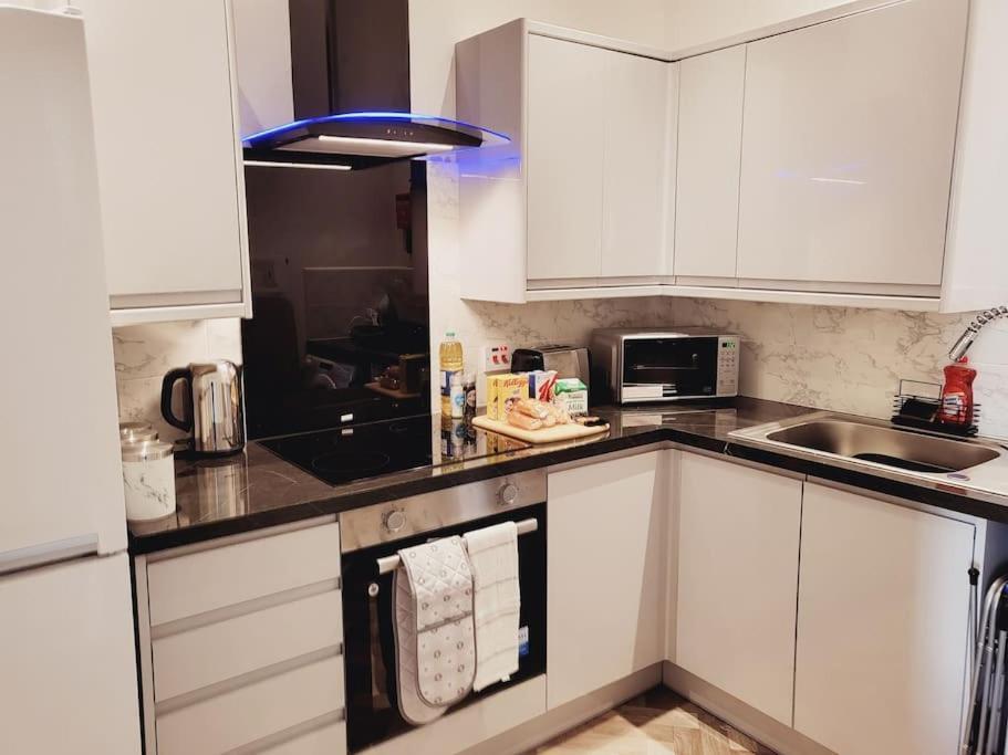 레밍톤 High Street, 2 Bed, Newly Refurb 아파트 외부 사진